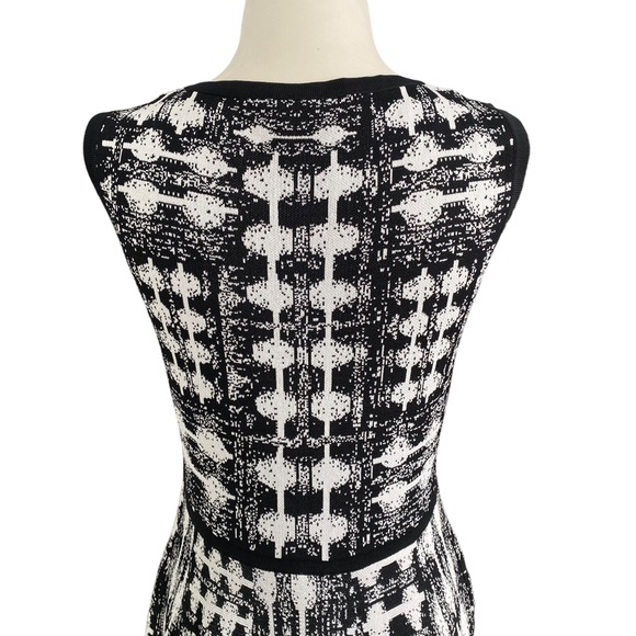 Carmen Marc Valvo Stretch Knit
Sweater Midi Dress Black White Print Medium - Picture 11 of 15